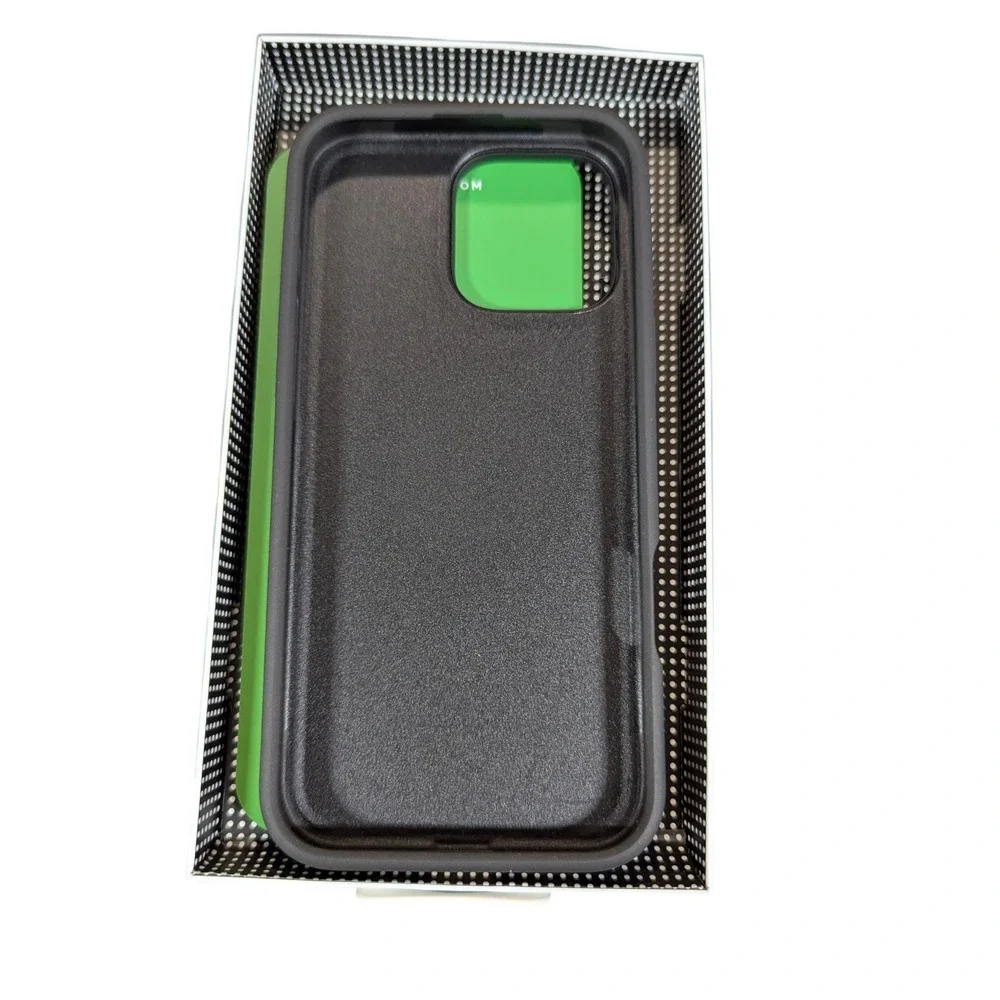 C3U CASETiFY Force‎ Case w/ Magsafe for iPhone 16 Pro Max - Black Used